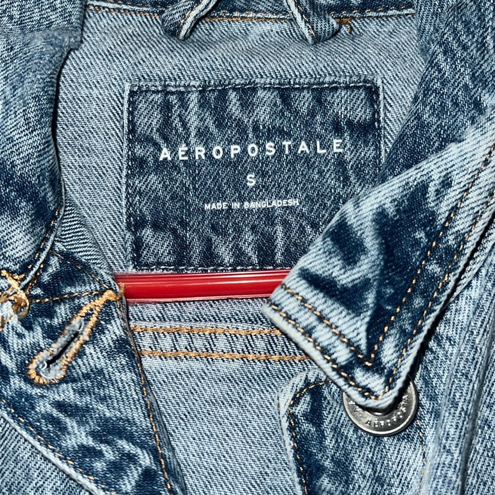 Aeropostale jeans jacket distressed size small